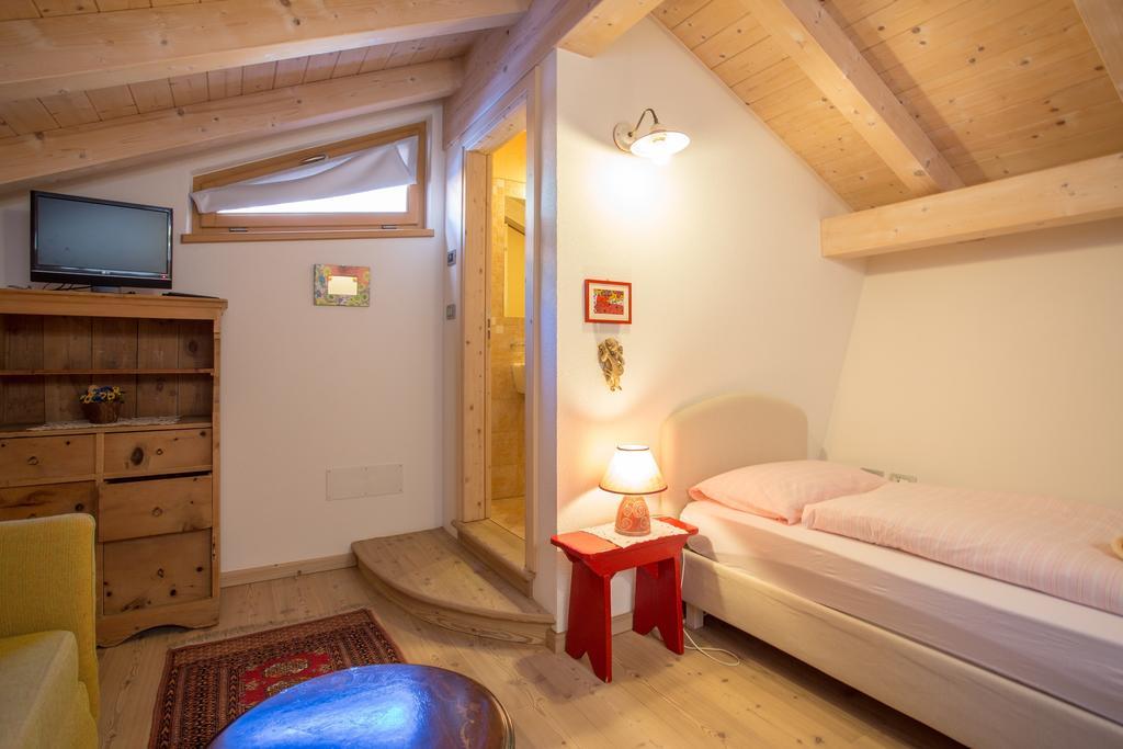 Castelir Suite Hotel Panchia Bilik gambar
